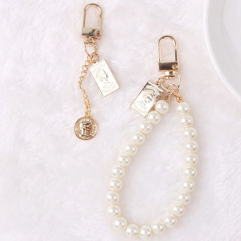 

Винтажный брелок с монетой, изящный ретро-брелок с жемчугом с буквой, школьный чехол для телефона, автомобильный аксессуар, подвеска, игрушк...