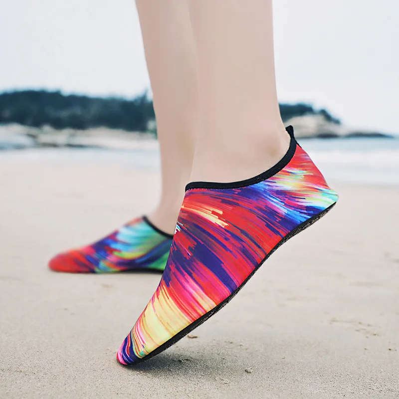 

2021 Summer Women's Beach Sandals Wading Clogs Water Shoes Breathable Home Anti-Slip Slippers