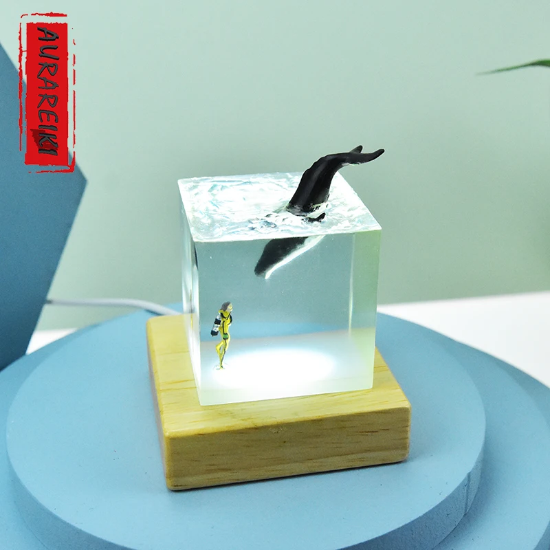 

Paperweight Crystal Resin Crafts Whale Ocean Diver Ornament Cube Creative Gift Night Light Birthday Gift Valentine's Day Gift
