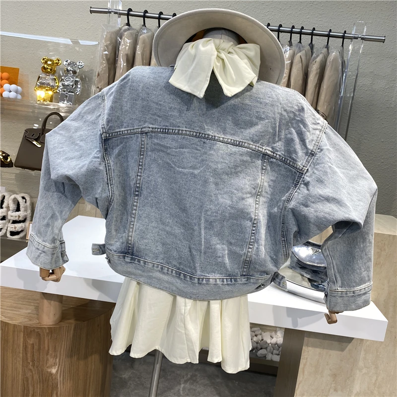

Brand Original Design 2021 Diamond Jean Jacket With Bow Tie Sweet Age-reducing Light Blue Lapel Loose Coat