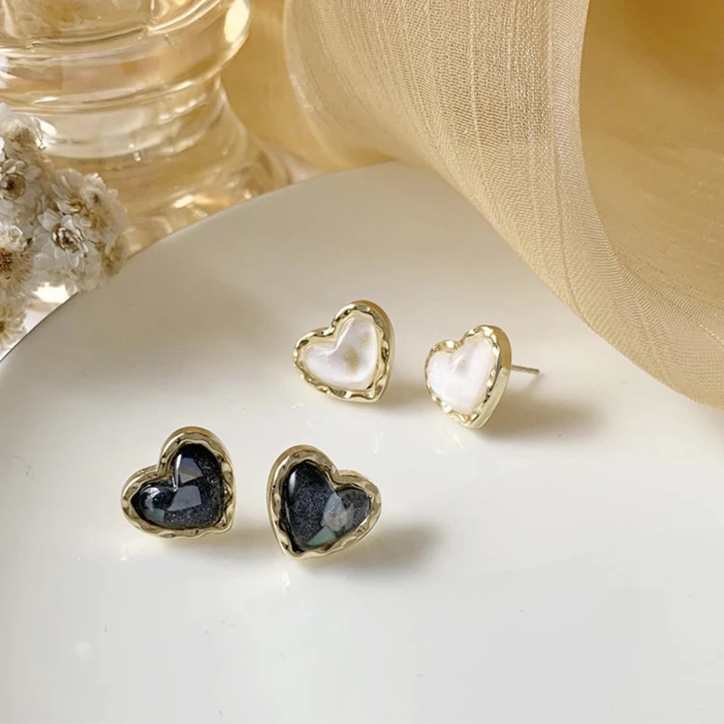 Серьги-гвоздики в форме сердца из Пномпеня | Украшения и аксессуары