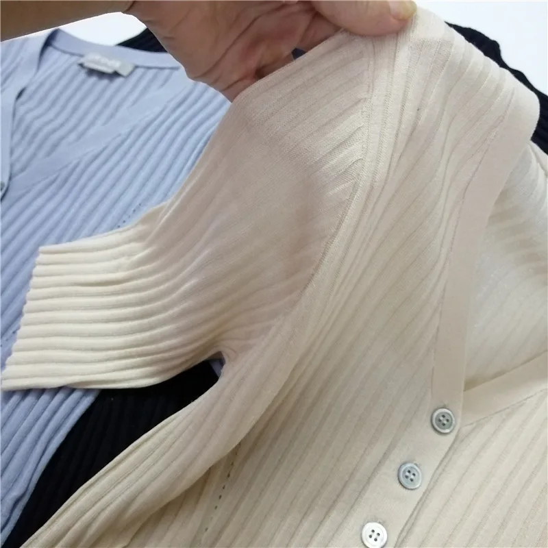 

V-neck Button All-match Classic Knit Sweater Pit Strip Slim Slimming Stretch Mulberry Silk Thin Knit Top Women
