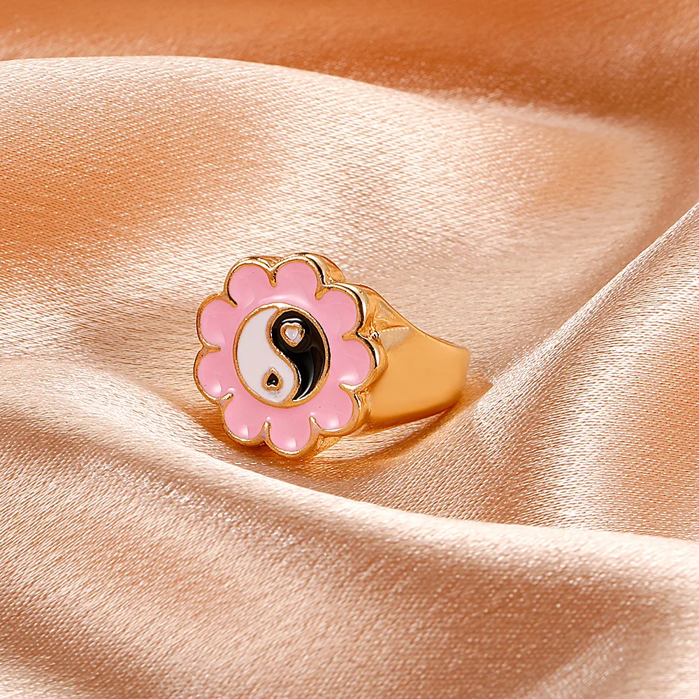

Cute Girls Pink Enamel Rings Jewelry Yin Yang Flower Ring 2021 Fashion Party Wedding Best Girlfriend Gift