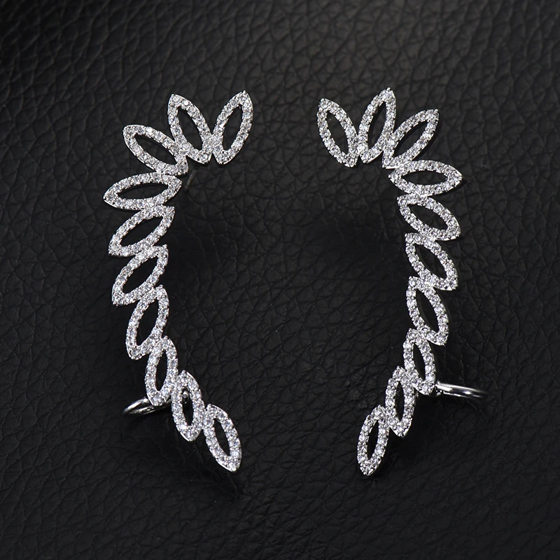 Модные серьги гвоздики HIBRIDE белого цвета с микро кубическим цирконием ААА для