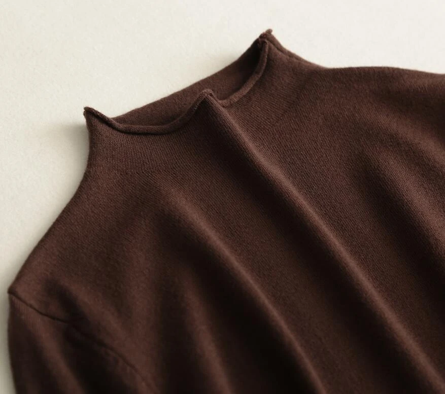 Женский трикотажный пуловер тонкий однотонный топ с воротником-хомутом