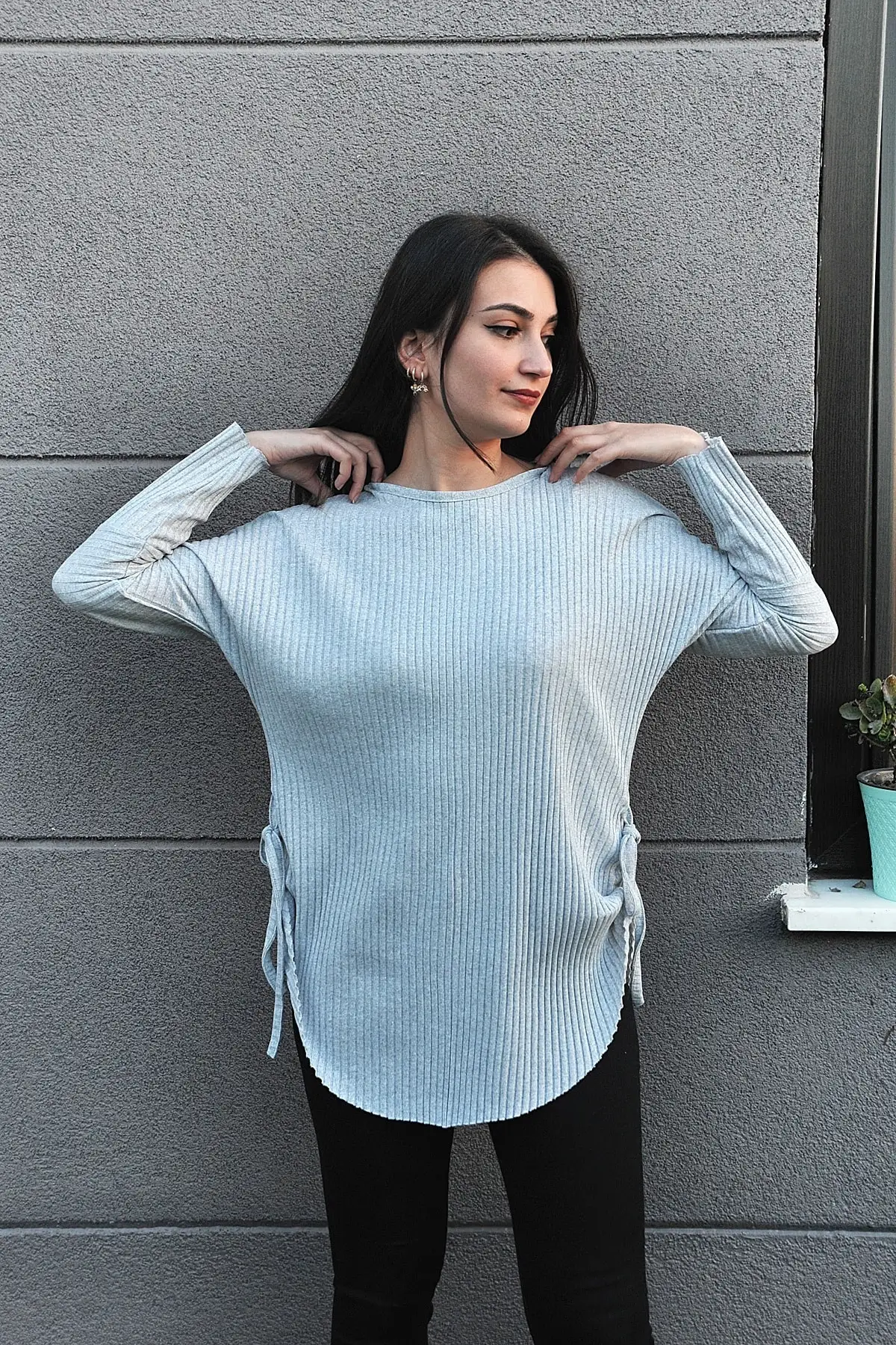 

Side of the Gray Lace Tunic Muslim Tunic 2021 Fashion