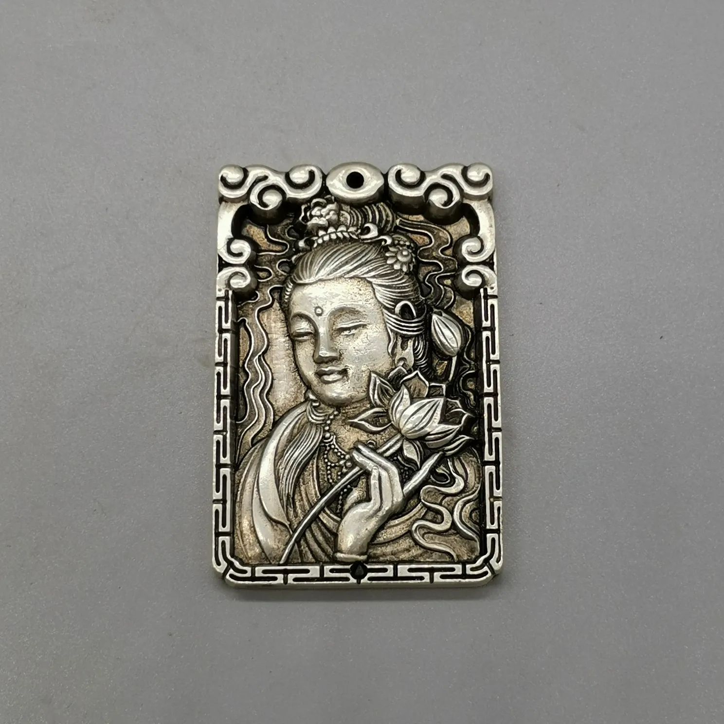 

Free Delivery China Tibetan Silver Engrave“Guanyin Buddha”Amulet Auspicious Waist Tag Pendant Metal Handicraft Decorate Fittings