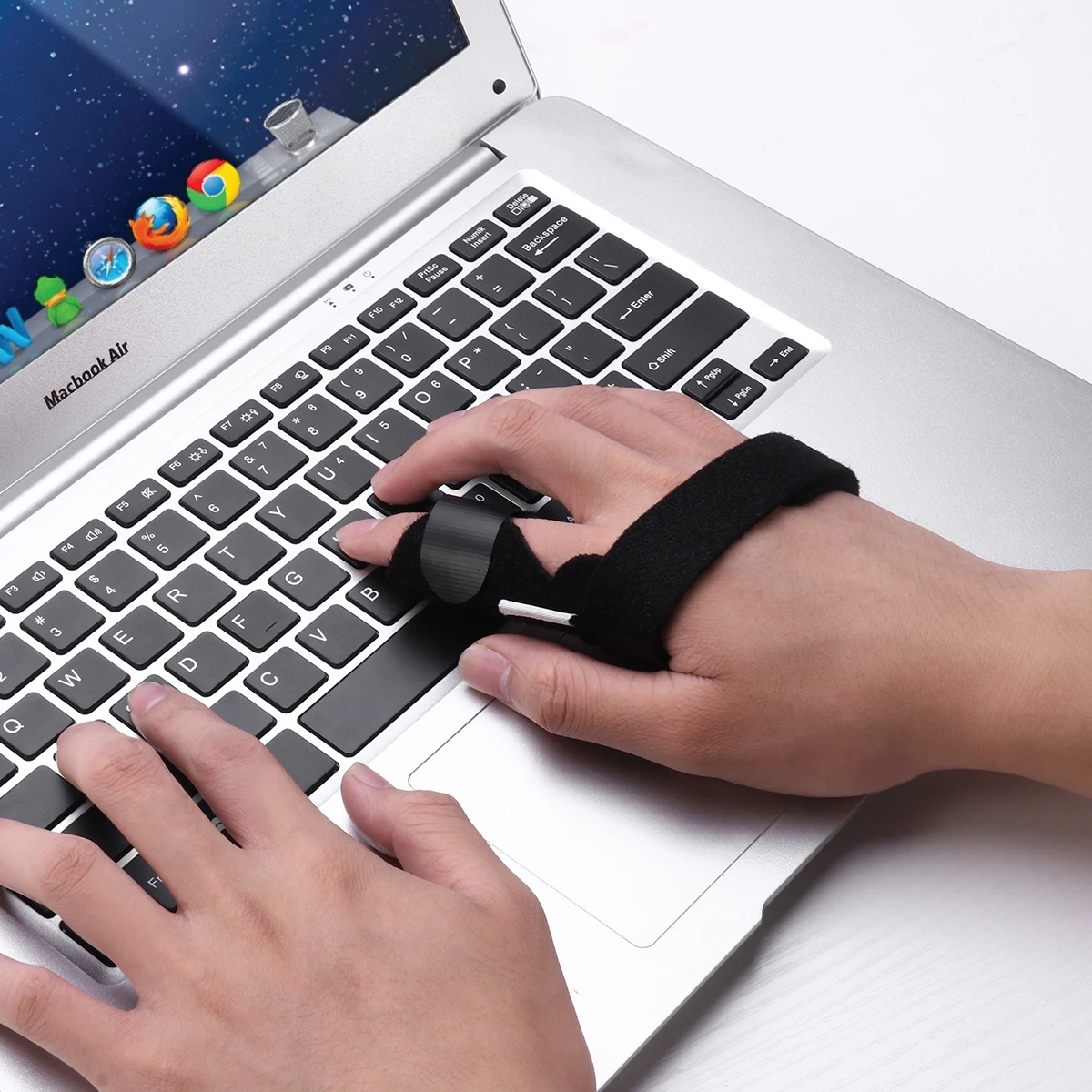 

1PC CLISPEED Trigger Finger Splint Finger Splint Support Adjustable Fixing Belt with Built-in Aluminium One Size Black Dropship