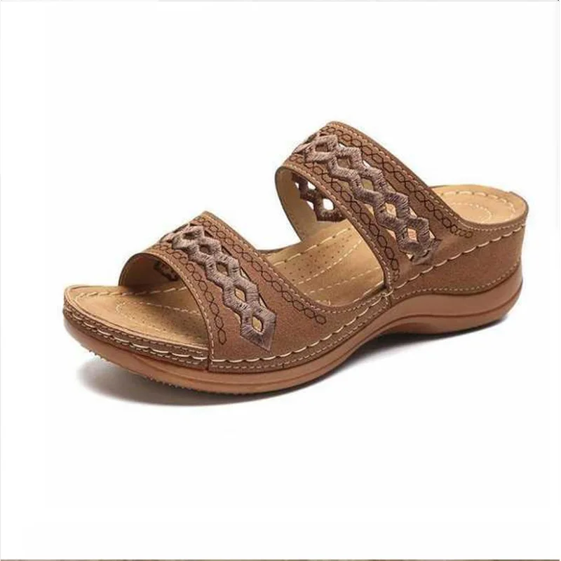 Сандалии женские на танкетке уличная модная обувь без застежки повседневные