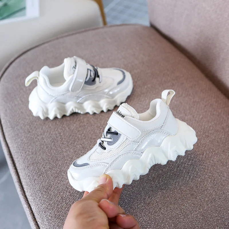 Детские спортивные кроссовки сетчатые массивные для мальчиков черные бега