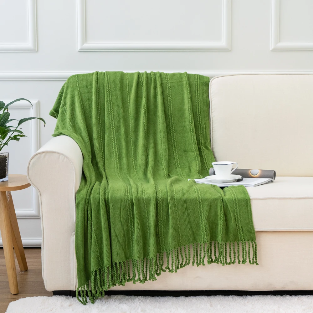 100% акриловое вязаное одеяло Battilo супермягкое однотонное в полоску с кисточкой