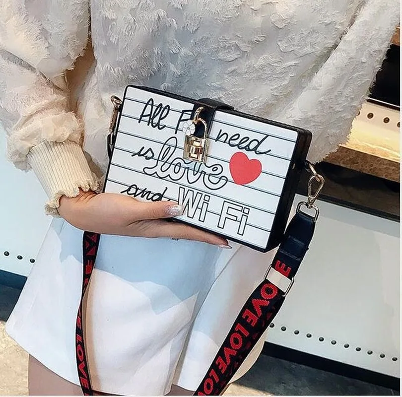 

New Arrival Fashion Letter Diamonds Pearl Rivet Box Shape Casual Female Handbag Party Purse Ladies Crossbody Messenger Bags