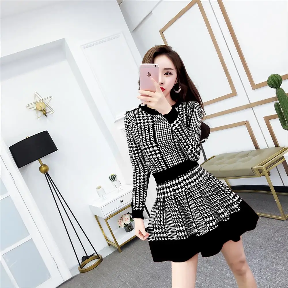 Женский трикотажный комплект из двух предметов клетчатый свитер с длинным