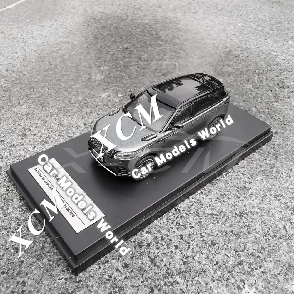 Литая под давлением модель автомобиля для ЖК-моделей Velar 1: 64(серый)+ маленький подарок