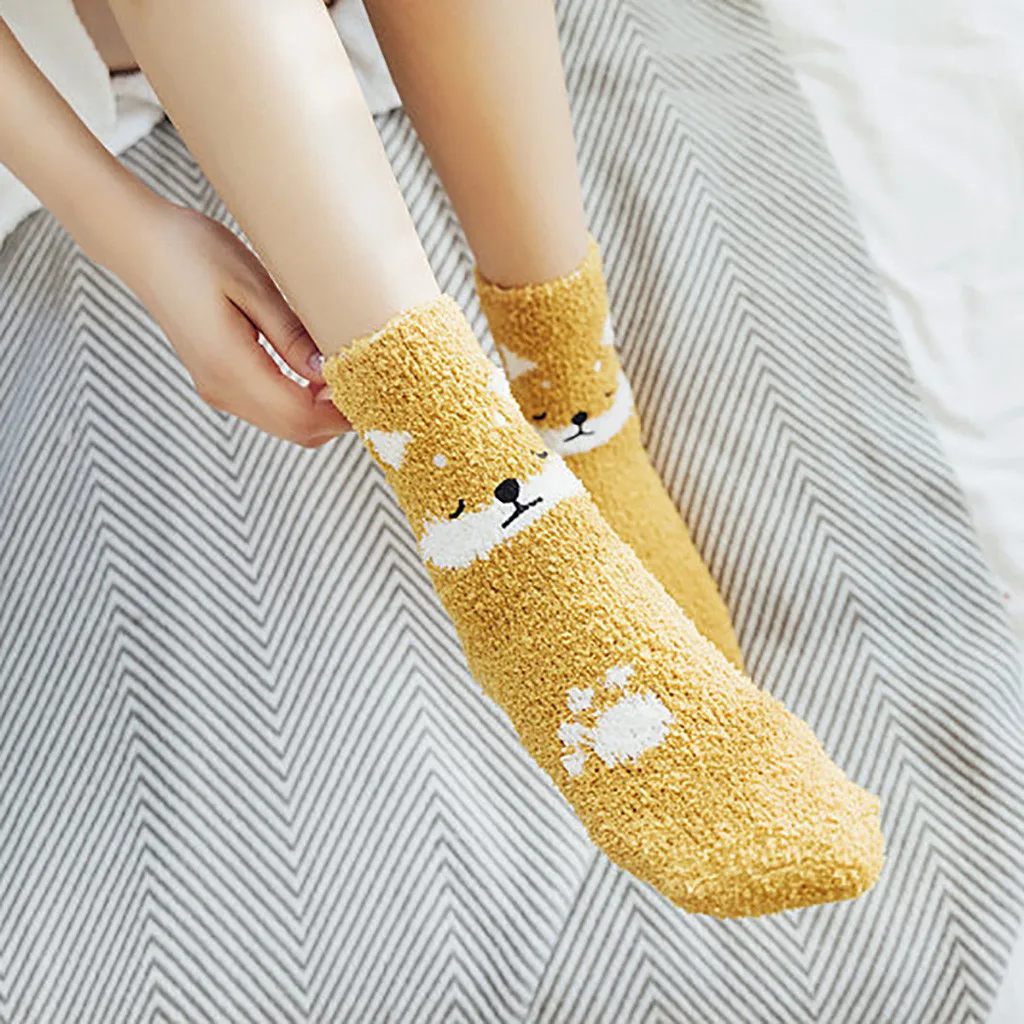 

LNCDIS 5 Pairs Women Socks Cotton Soft Floor Embroidery Cartoon Sleeping Mid Warm Winter High Black Harajuku Skarpetki