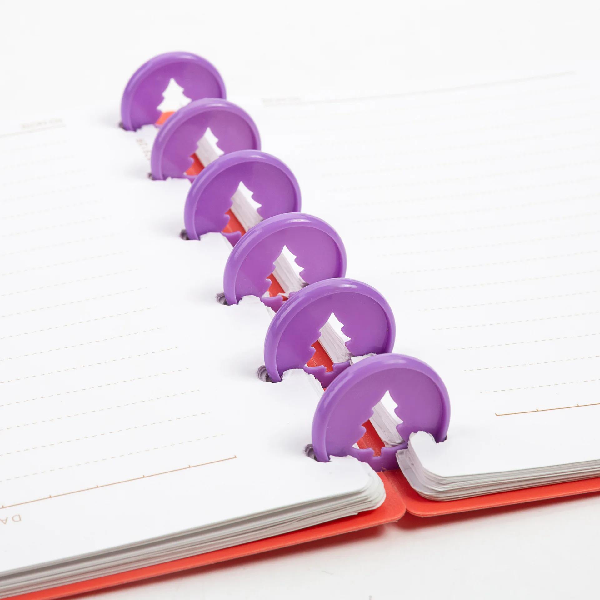 100 шт 24 мм Экологичная Рождественская елка записная книжка пластиковое связывающее кольцо DIY 360 градусов