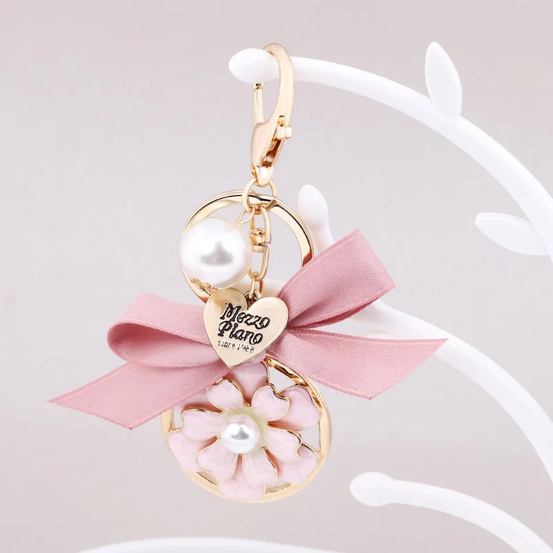 

New Fashion Pink Camellia Pearl Keychain Exquisite Lady Bag Ornaments Car Pendant Cute Key Chain Accessories Girl Keychains