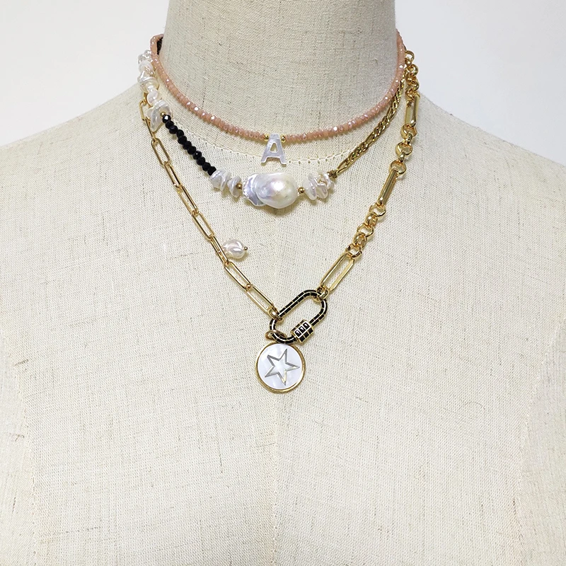 Ожерелье ручной работы с хрустальными бусинами ракушками и буквами различные