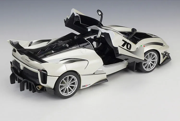 Bburago литая под давлением модель спортивного автомобиля FXX K EVO 1:18 из металлического сплава Высокая симуляция автомобилей с базой Игрушки для мальчиков подарки для мальчиков