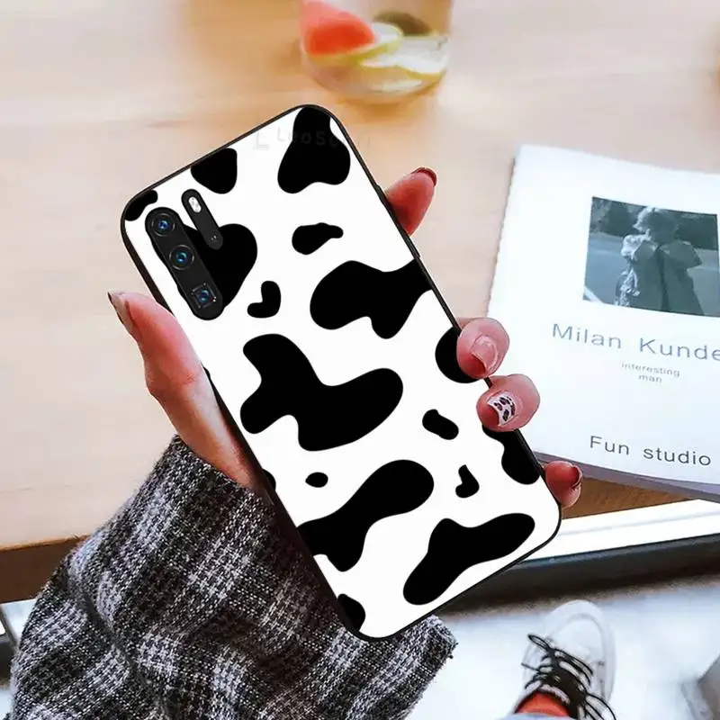 

White Black Cow Symbol Phone Case For Huawei honor Mate mate P 10 9X 10i 20 30 40 y7 pro p smart 2019 lite