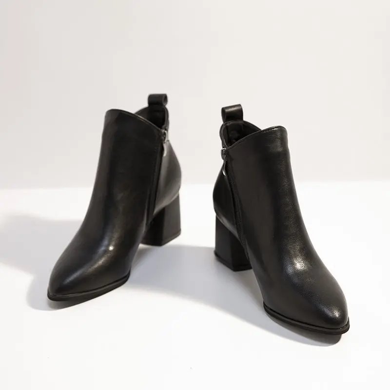 Ботинки Челси с острым носком женские короткие ботинки однотонные кожаные Martin