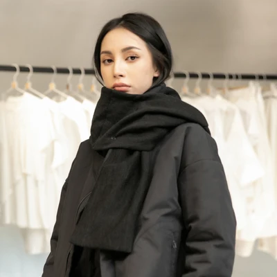 

Dark personality autumn and winter fashion versatile men and women with a hat scarf