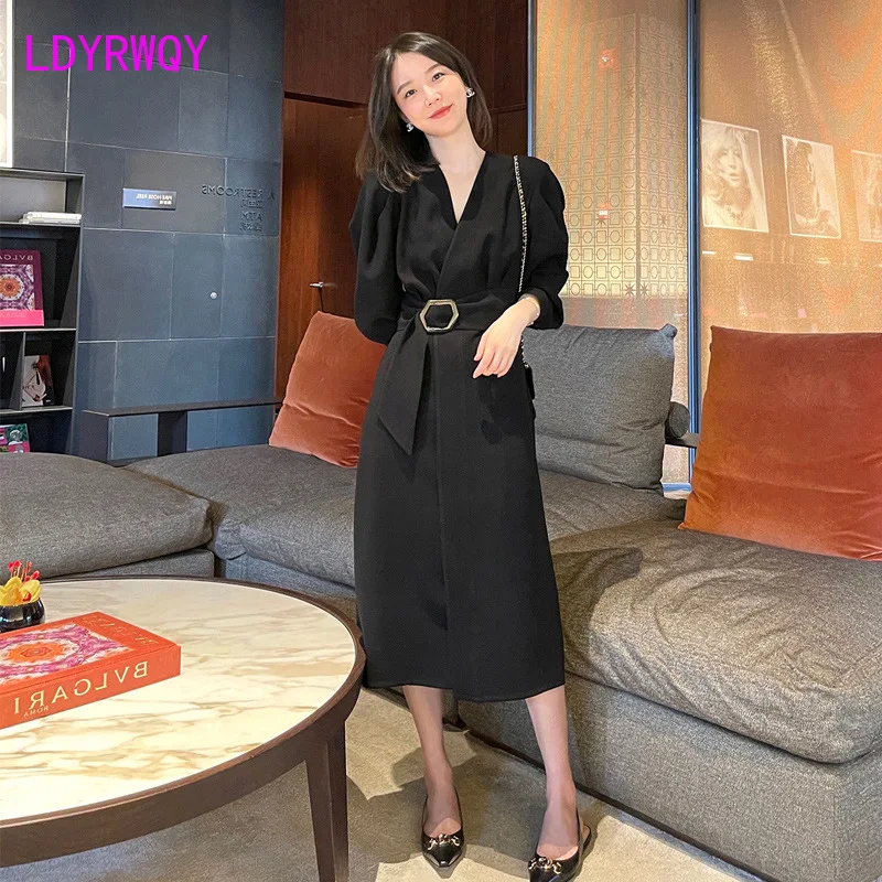 

2021 early autumn new lightly cooked French retro Hepburn style black dress
