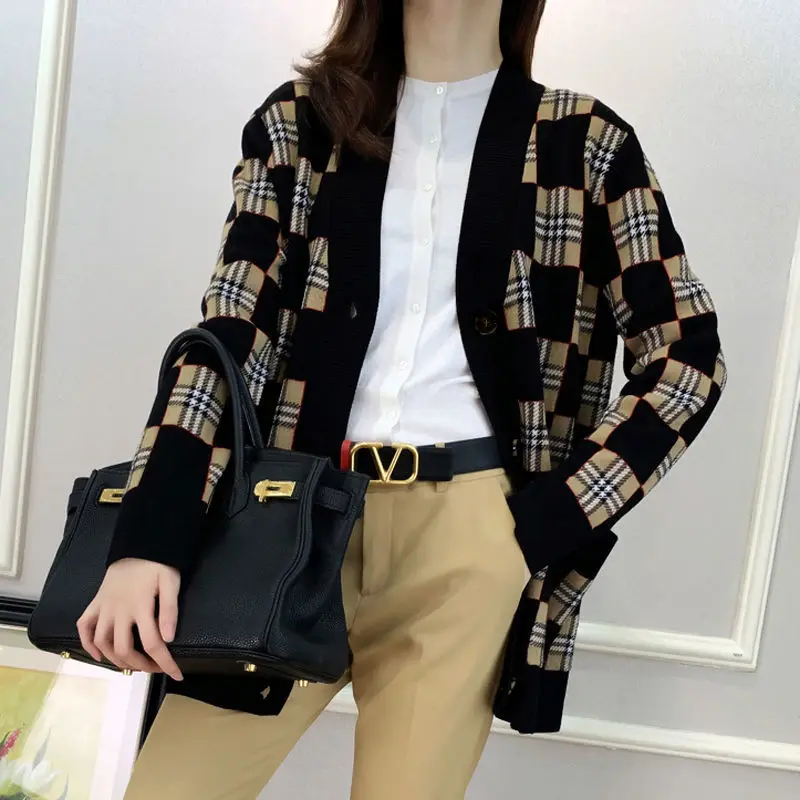 

Autumn and Winter New Coat Loose Knit Cardigan Classic Plaid Sweater