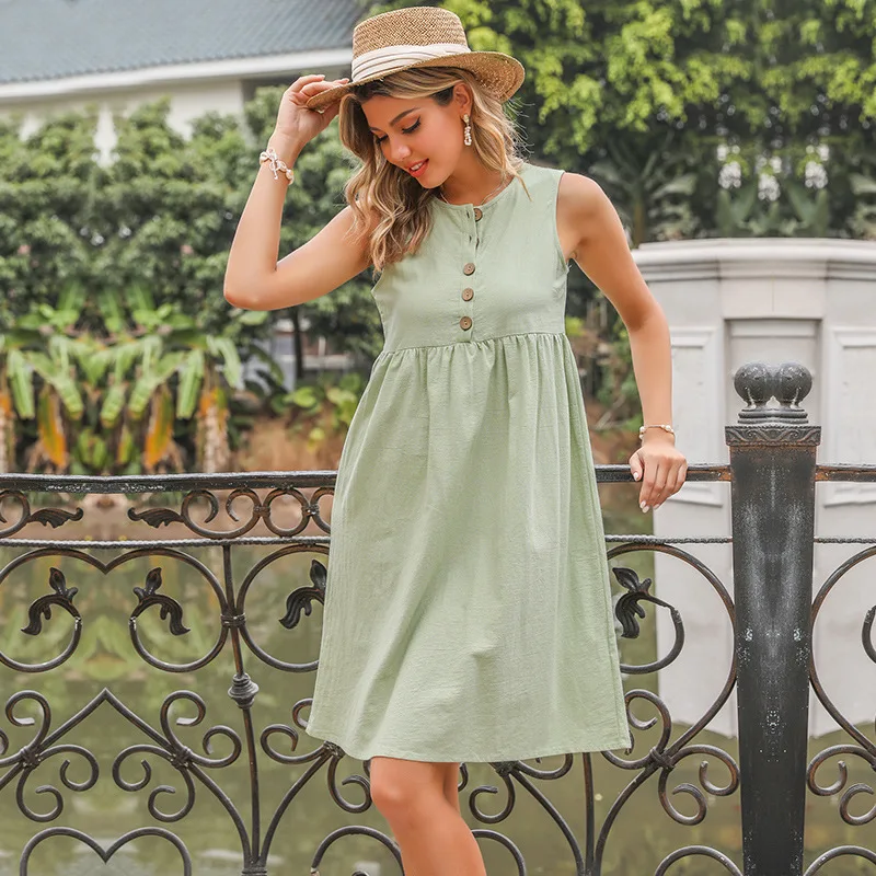 

Однотонное плиссированное платье с лямкой на шее и круглым вырезом