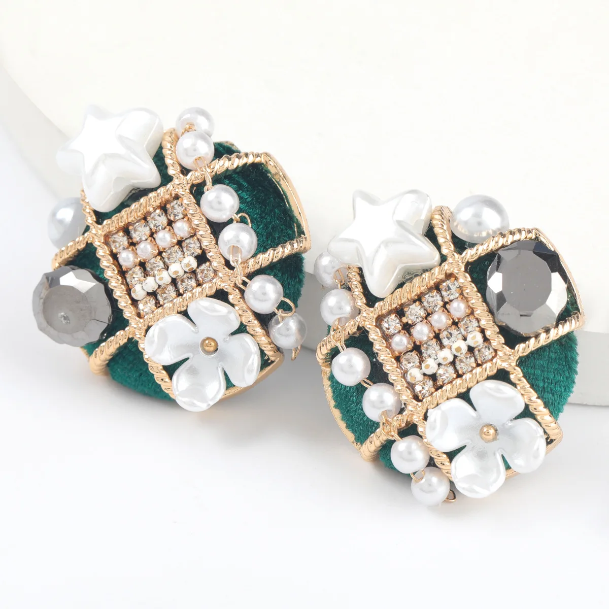 

Creative Popular Round Flannel Metal Imitation Pearl Resin Star Flower Earrings Female Creative Popular Jewelry Accessories