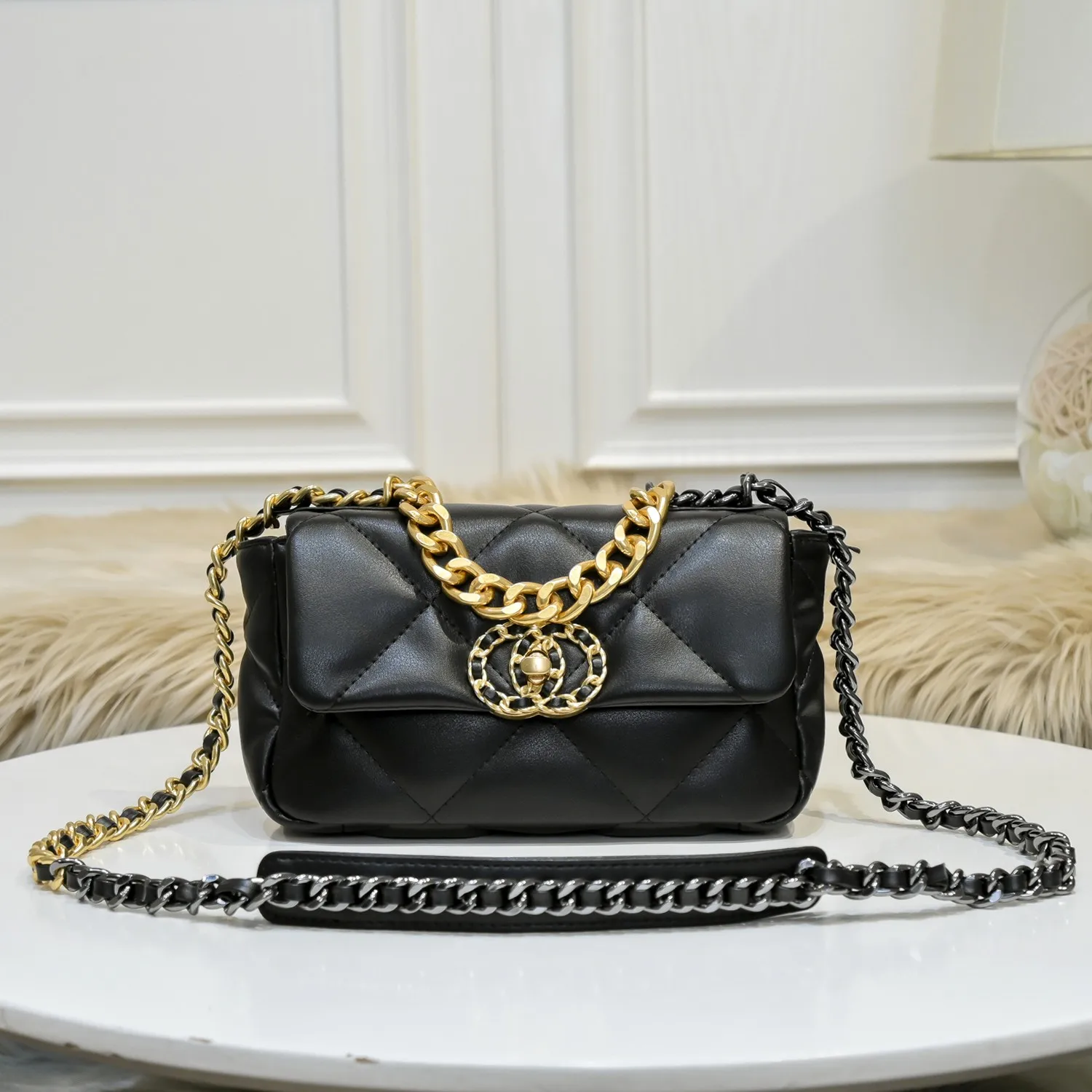 

Leather Best Selling Shoulder Slung Small SSquare Bag Women's 2021 New Fashion Trend Mini Rhombic Chain Bag Luxury Design.