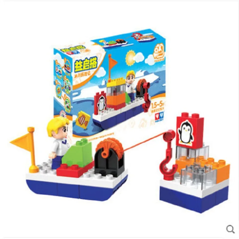 

2021 New building blocks to assemble toy set sheriff and pipi, castle building blocks