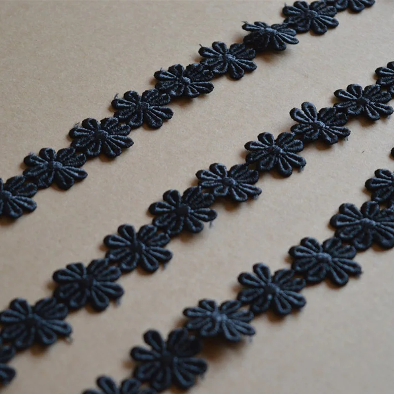 С низким уровнем затрат 1 Ярд 2 5 см в ширину черный непрерывной дырочку с цветами