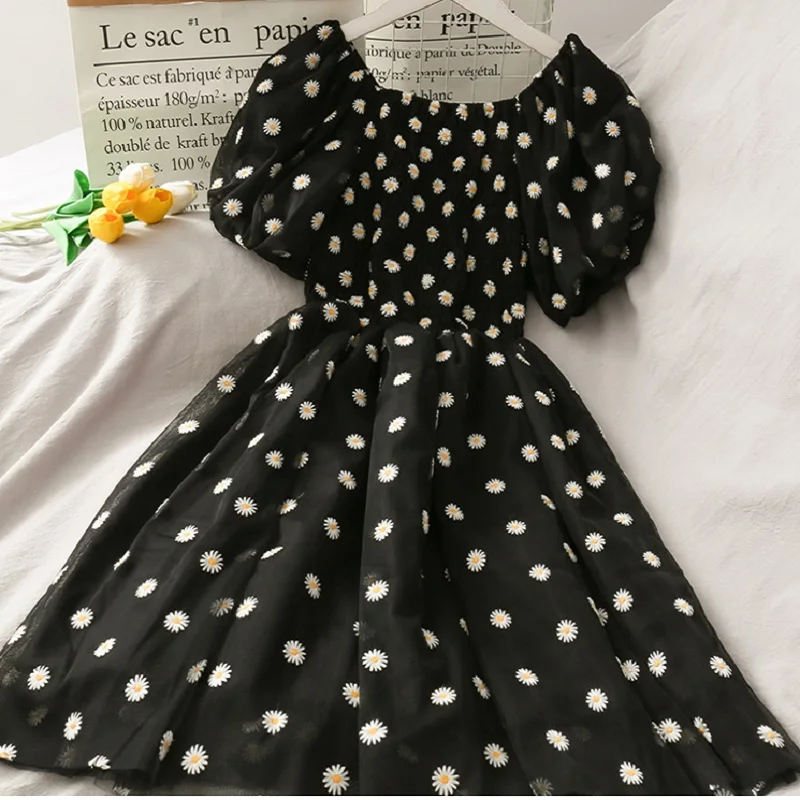 

Sweet little fresh folds waist slimming puff sleeve mesh dress female new embroidery small daisy high waist dress summer 2021