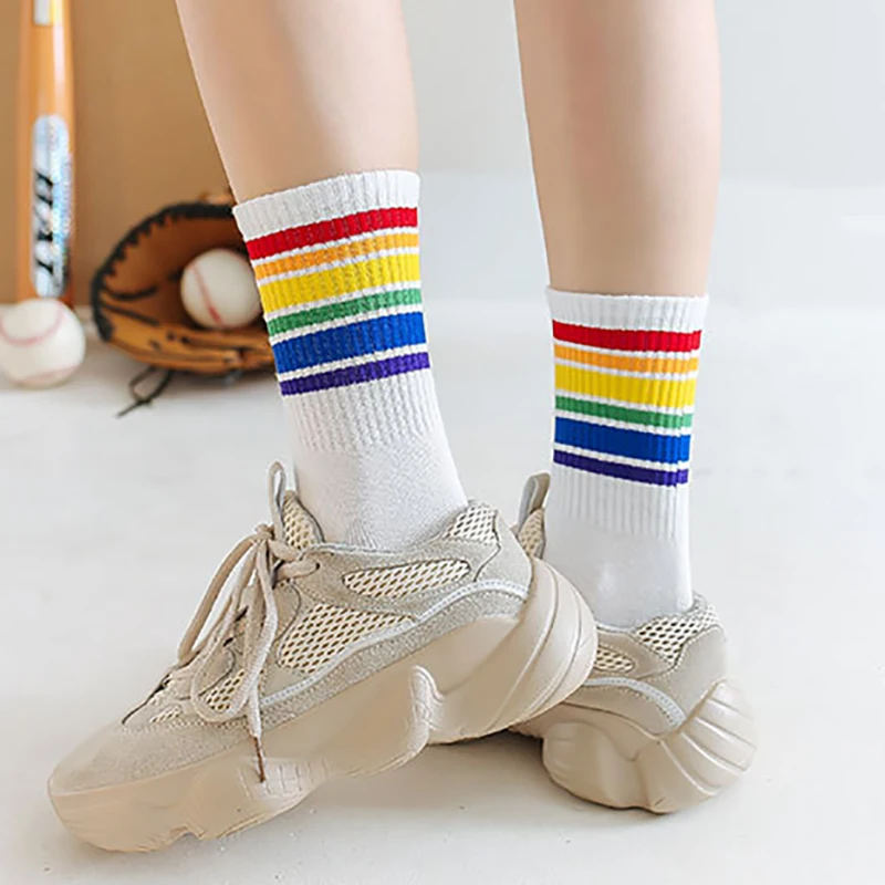 Длинные носки радужных цветов, уличная мода, корейский Носок, рождественские хлопковые милые носки Skarpetki Calcetines, новинка, Sokken, черные/белые