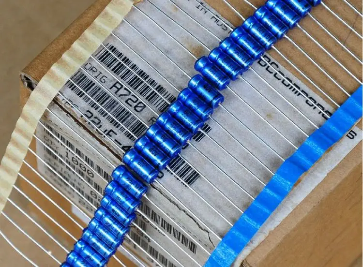 Осевая Φ 40V22UF 021KO 40V 030KO маленький объем деталь 22 мкФ медные ножки 25 шт.-1 лот |