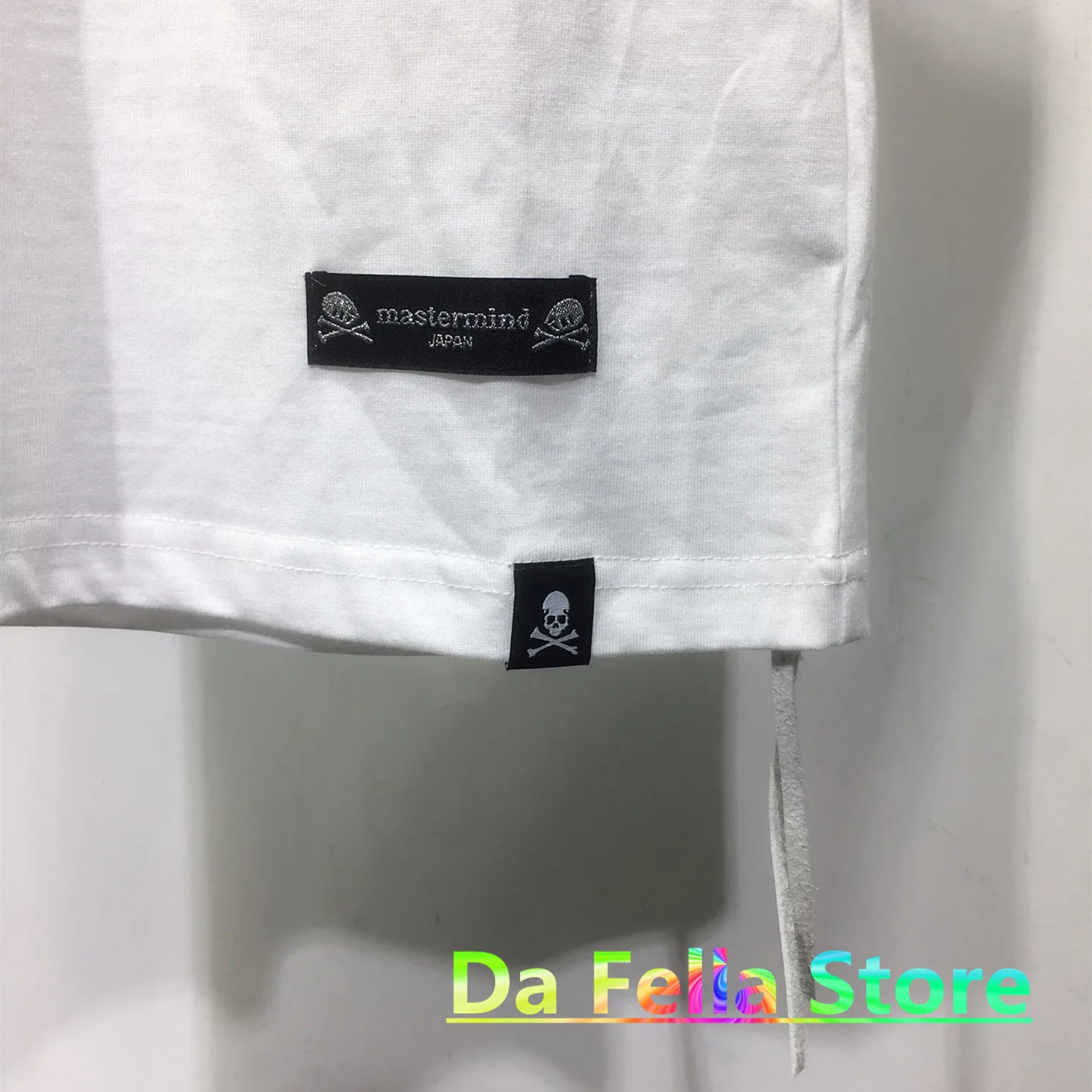 

MASTERMIND WORLD CURSIVE LOGO T-SHIRT 2021SS Men Women Back Golden Silvery Skull Bone Pattern Printed Mastermind Japan Tee Tops