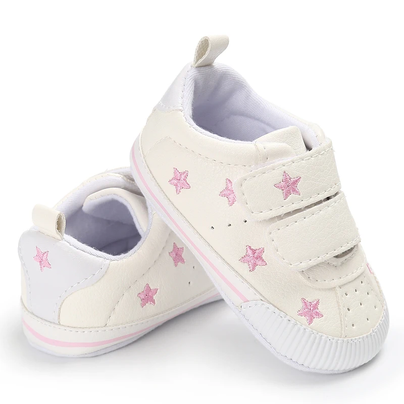 Обувь для малышей на плоской подошве кожаная обувь новорожденных с вышивкой Love