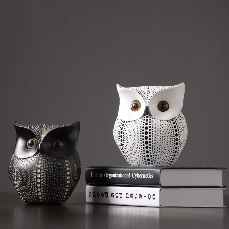 

Nordic Style Owls Ornament Owl Resin Craft Lovely Bird Miniatures Figurines for Home Decor Living Room Bedroom Office Decoration