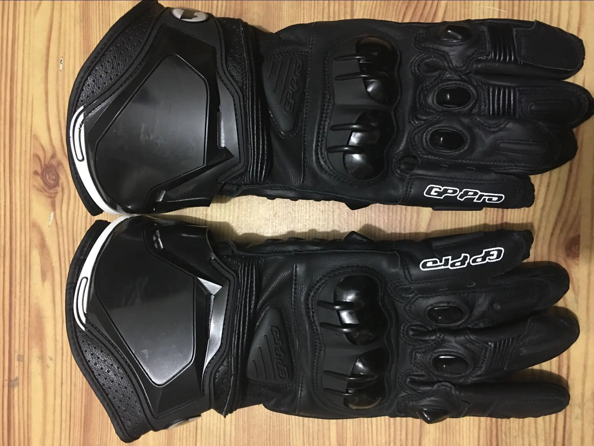 

Длинные мотоциклетные перчатки из натуральной кожи