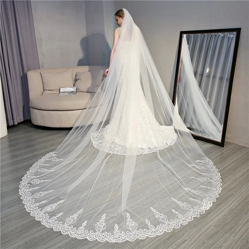 

H&S BRIDAL Ivory Wedding Dresses with veil Strapless Crystal Beaded Elegant A Line Bridal Dresses Lace Up robes de marie 2019