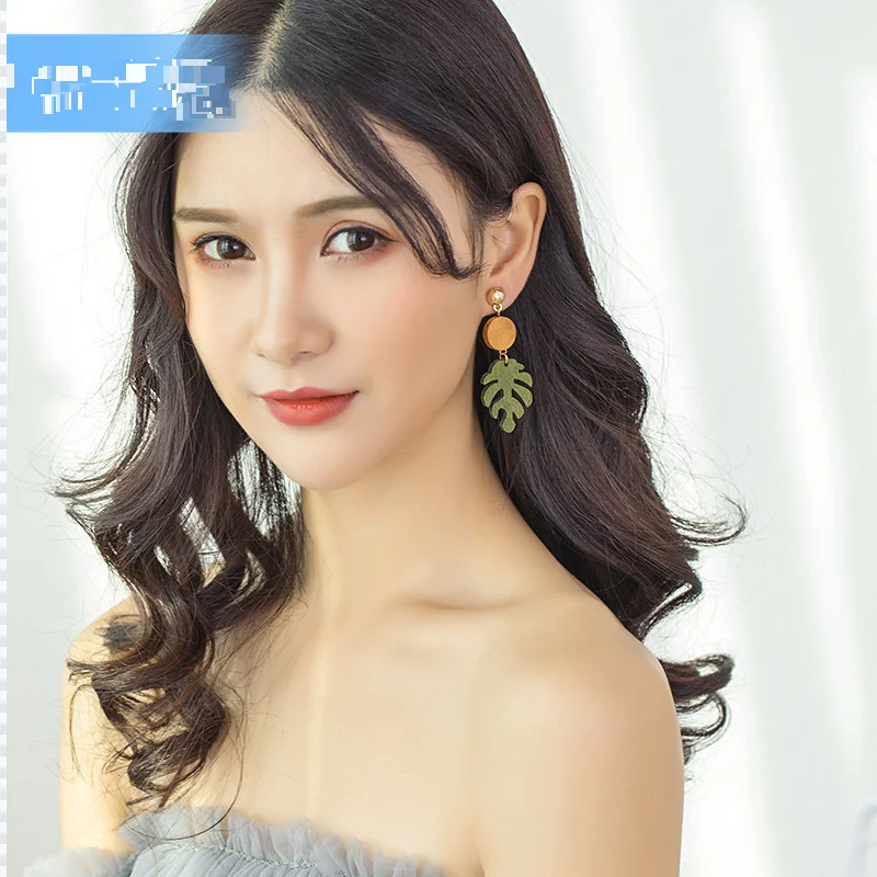 Korean version of Tiantai simple wood leaf earrings round temperament ear nail source manufacturers | Украшения и аксессуары
