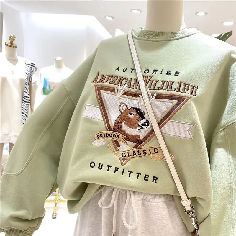 

Winter Korean embroidery deer pattern loose ball plus velvet round neck sweater women's coat ins tide