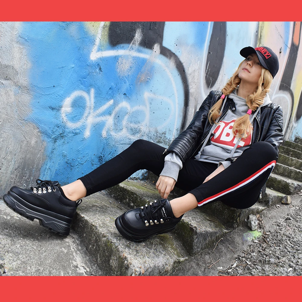 Оригинальный дизайн 2021 модные женские кроссовки подходящие к металлическим