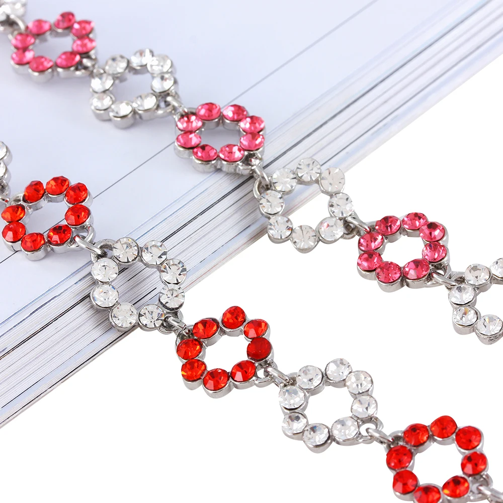 Блестящий яркий ошейник с кристаллами и бриллиантами для домашних животных