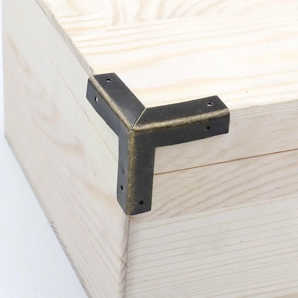 

1Pc Antique Bronze Corner Protectors Wooden Wine Box Corner Cover Furniture Corners Metal Hardware Triangle Protector Prote K1T8