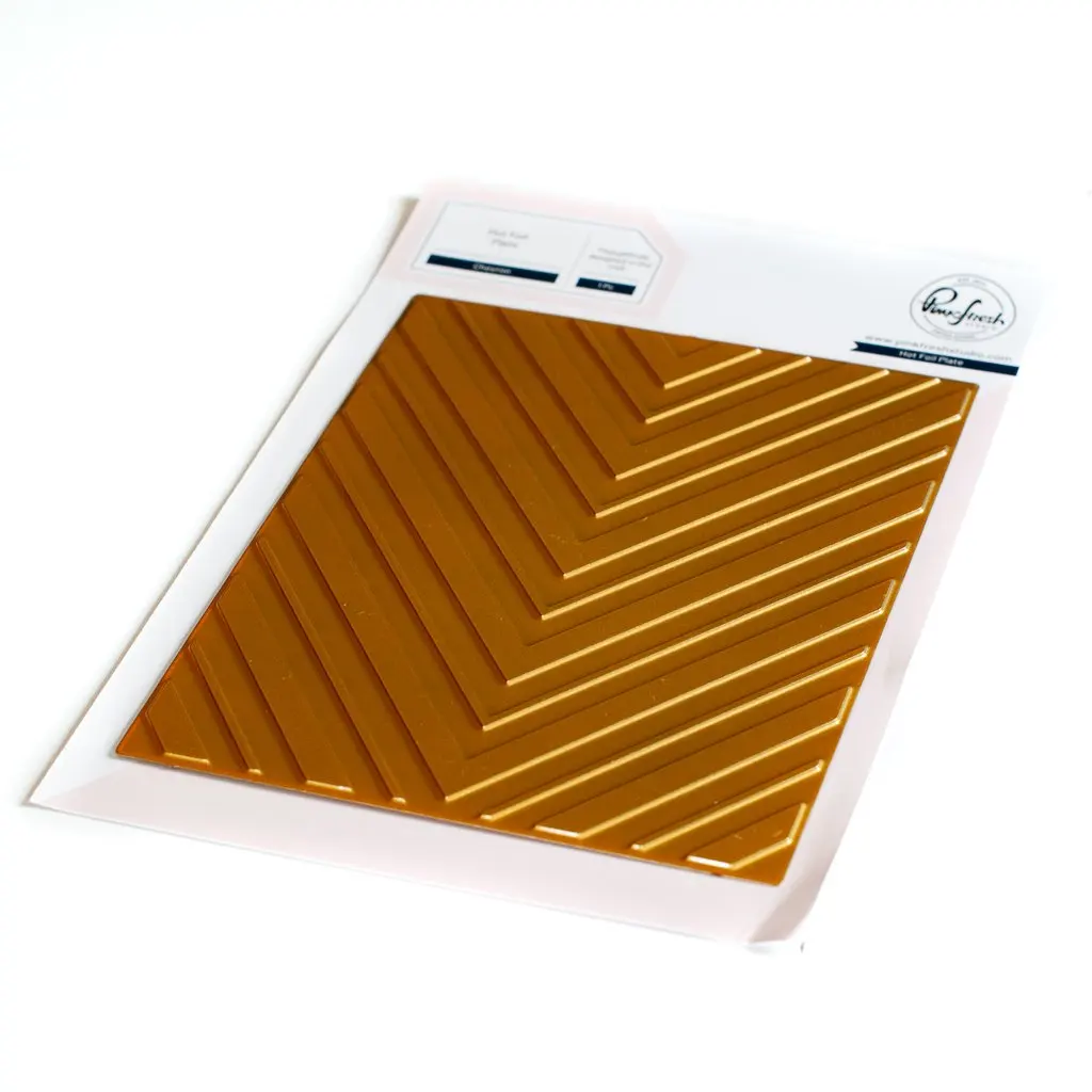 

Fold beautiful pattern in half Metal Cutting Dies Stamps Stencil Hot Foil Scrapbook Diary Decoration Stencil Embossing Template