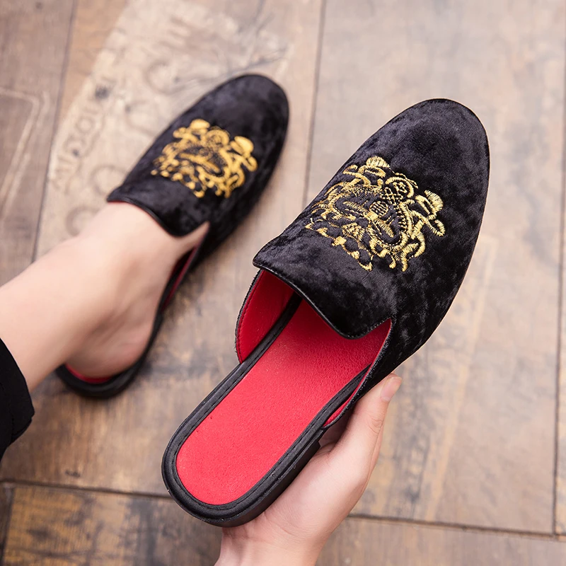 

WEH men half shoes Luxury royal style men mules slippers velvet embroidery bee pattern loafers fashion brand casual shoes