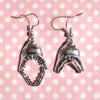 jewelry orecchini 2021 vintage shark tooth jaws skull hell demon mouth drop dangle earrings fancy dress women oorbellen