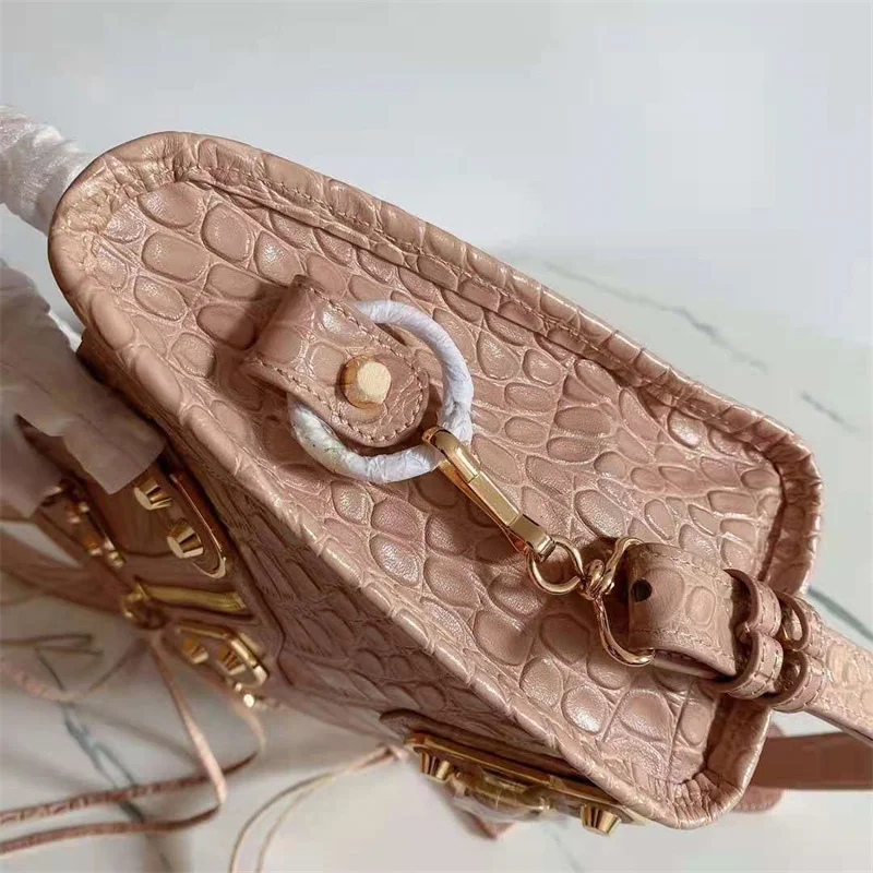

2021 high-end gorgeous women's patent leather crocodile pattern messenger bag shoulder bag handbag